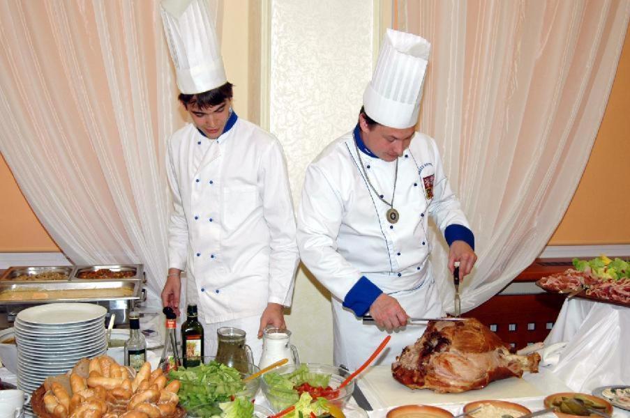 Hotel Bila Ruze Písek Kültér fotó