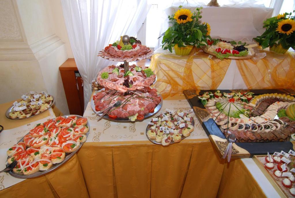 Hotel Bila Ruze Písek Kültér fotó