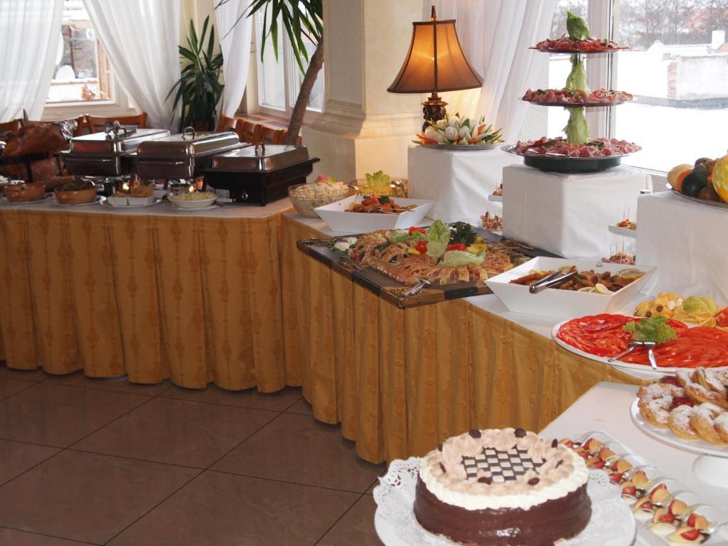 Hotel Bila Ruze Písek Kültér fotó