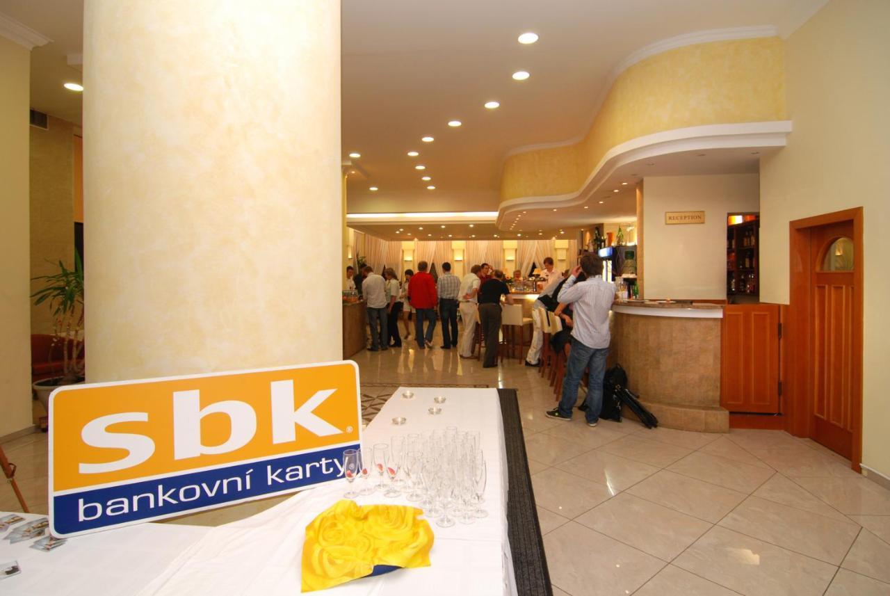 Hotel Bila Ruze Písek Kültér fotó