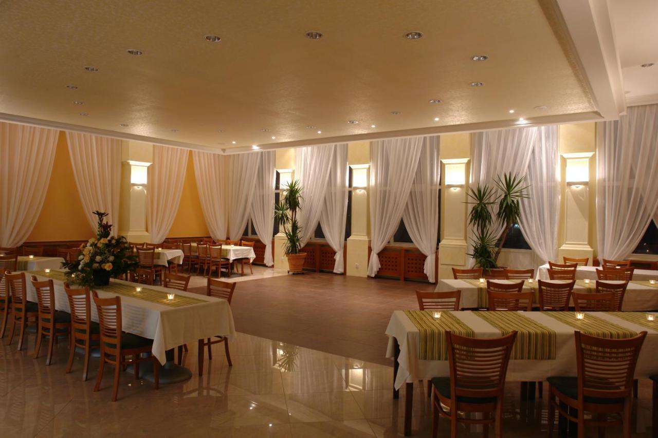 Hotel Bila Ruze Písek Kültér fotó