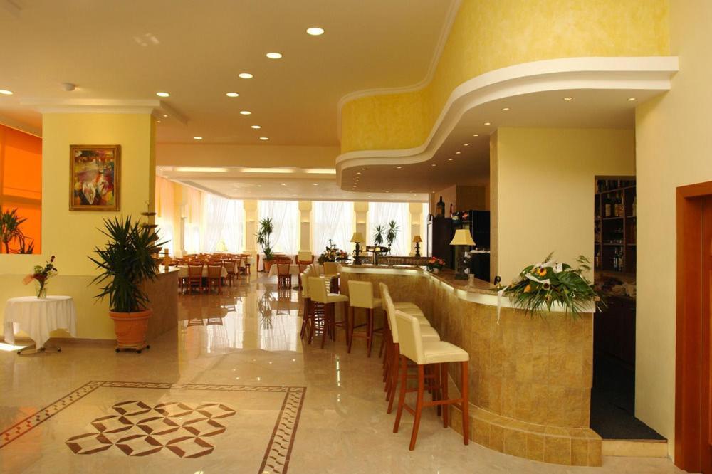 Hotel Bila Ruze Písek Kültér fotó